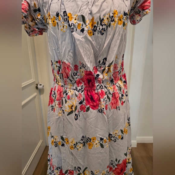 Old Navy Floral Print Women's Dress - Picture 2 of 6